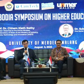 Universitas Merdeka Malang held the Indonesia – Cambodia Symposium on Higher Education Innovation collaborate with Camtech and University partners from Indonesia. 03/08/2023